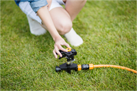Fiskars Sectorsproeier | metaal | met wielen 1023656-2