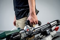 Metabo Afkortzaag KGS 216 M met trekfunctie | nieuwste model + KSU 251 onderstel - 691213000-6