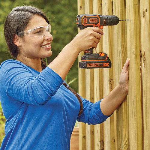 BLACK+DECKER BDCDC18B 18V 2x1.5Ah Schroefboor - 1 snelh | 2x 18V 1.5Ah accu's + 200mA Lader - BDCDC18B-QW-2