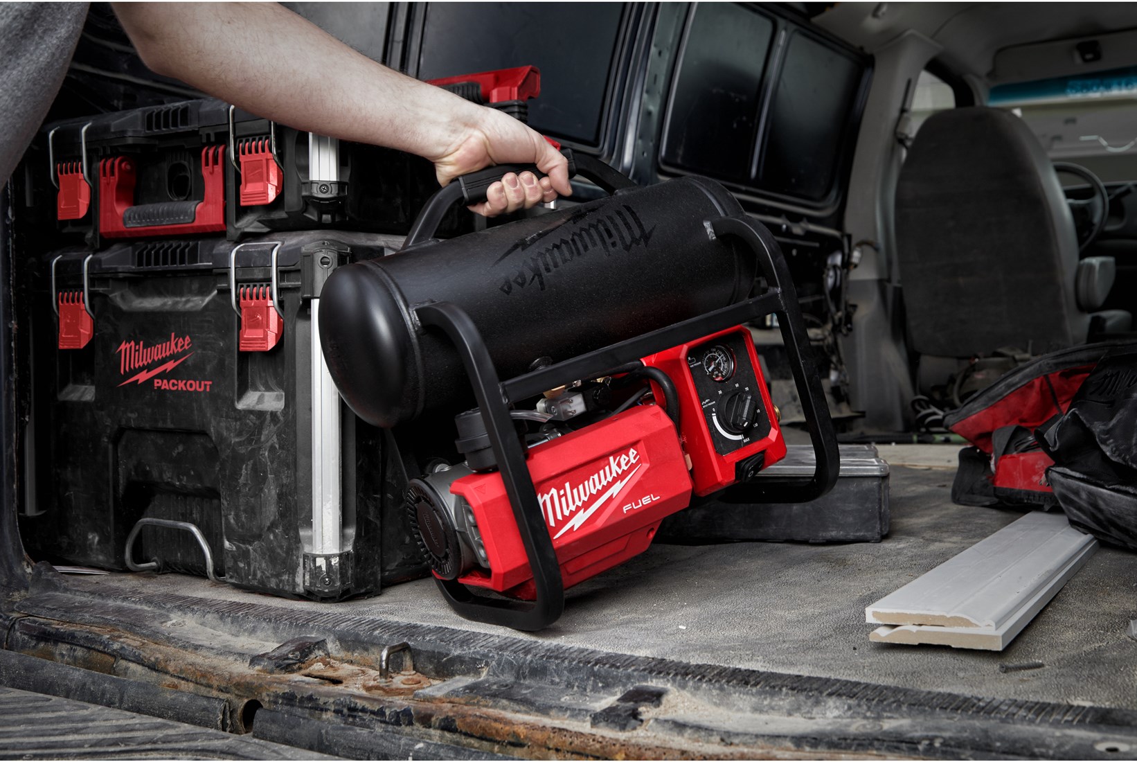Milwaukee m18 on sale air compressor