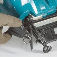 Makita DBN600RTJ 18v Accu brad tacker 1.6mm minibrads tot 64mm in Mbox-2