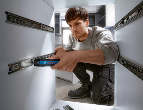 Bosch Blauw GO 3 Accuschroevendraaier | Inclusief accu en lader | In Koffer + 8-delige schroefbitset - 06019H2201-3
